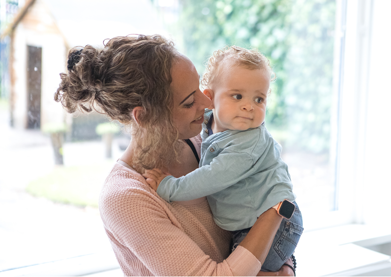 pedagogisch professional met baby