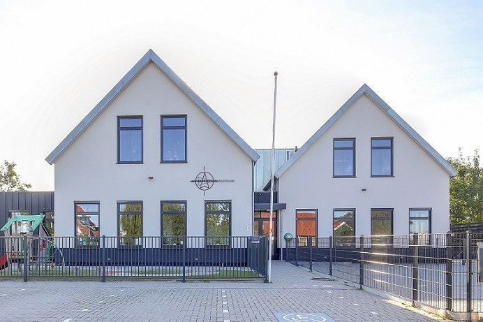 buitenkant van De Noorderschool in Oostzaan